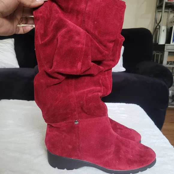 Aerosoles Supersonic Cranberry Red Suede Boots - Picture 2 of 4